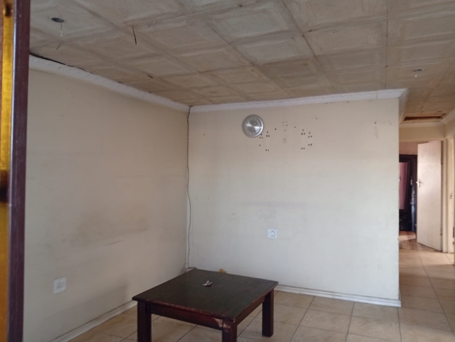 3 Bedroom Property for Sale in Umrhabulo Triangle Western Cape